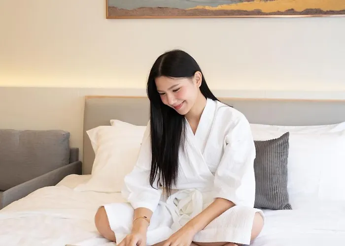 Modern Organic 3br Near Ekkamai With Jacuzzi Cityview * バンコク都
