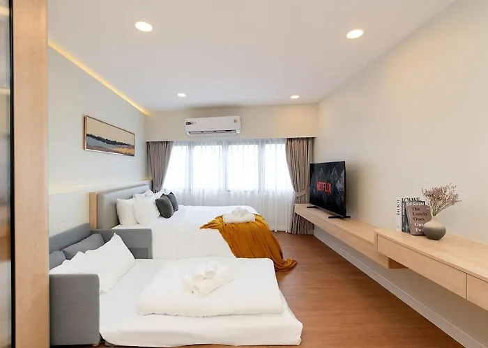 別荘 Modern Organic 3br Near Ekkamai With Jacuzzi Cityview *