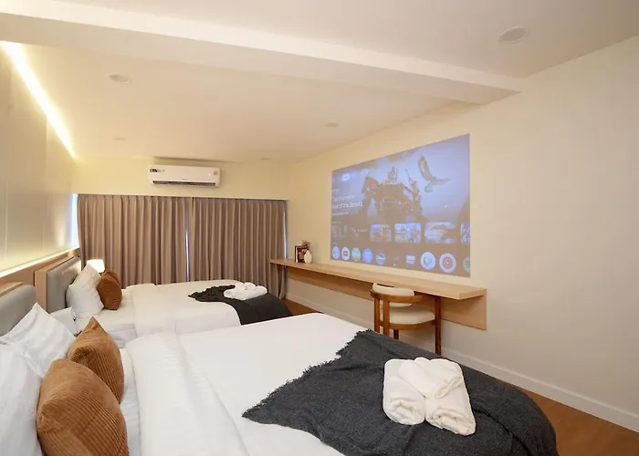 Modern Organic 3br Near Ekkamai With Jacuzzi Cityview 別荘 *
