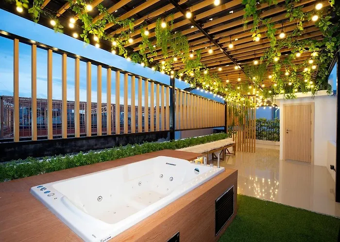 別荘 Modern Organic 3br Near Ekkamai With Jacuzzi Cityview