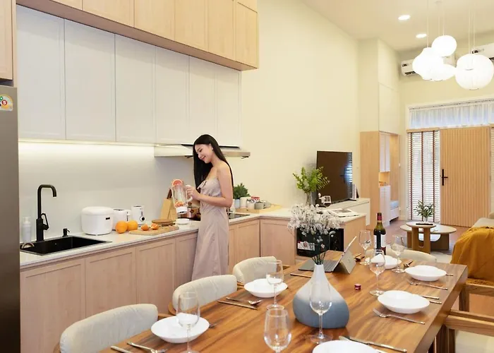 Modern Organic 3br Near Ekkamai With Jacuzzi Cityview 別荘