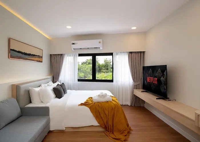別荘 Modern Organic 3br Near Ekkamai With Jacuzzi Cityview バンコク都