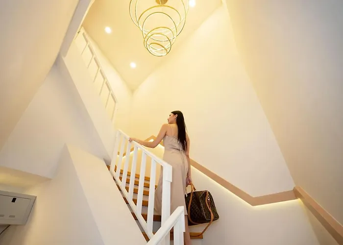 別荘 Modern Organic 3br Near Ekkamai With Jacuzzi Cityview バンコク都