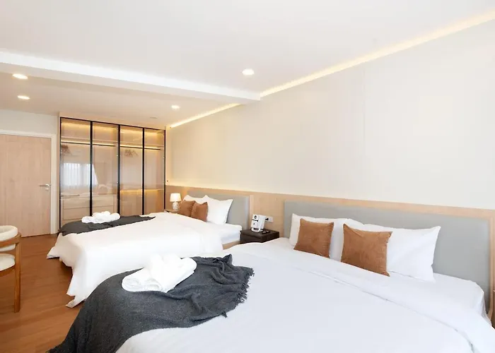 Modern Organic 3br Near Ekkamai With Jacuzzi Cityview 別荘 *