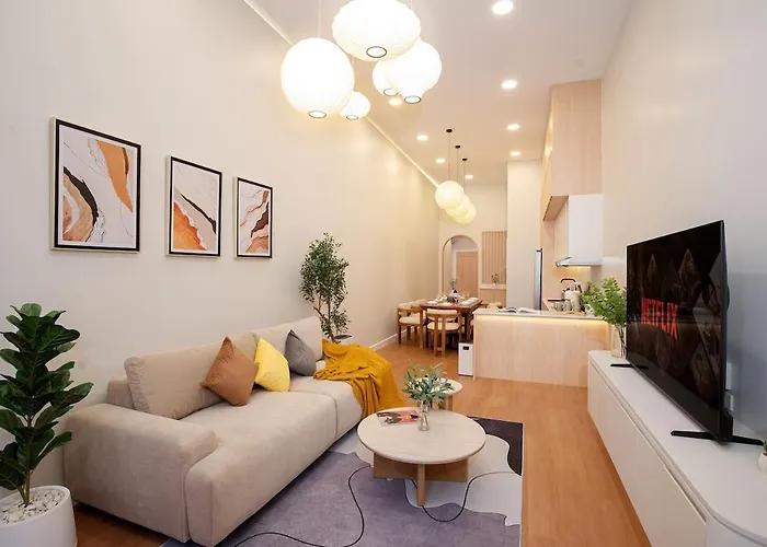 Modern Organic 3br Near Ekkamai With Jacuzzi Cityview 別荘 *