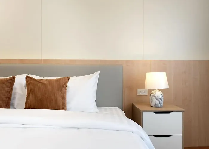 別荘 Modern Organic 3br Near Ekkamai With Jacuzzi Cityview *