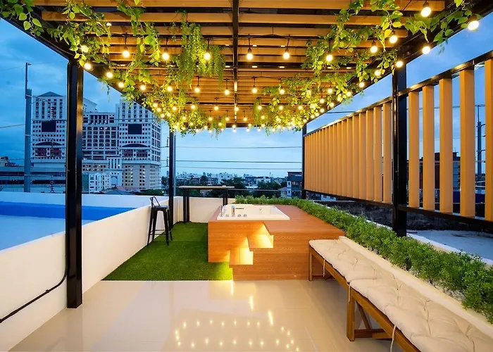 Modern Organic 3br Near Ekkamai With Jacuzzi Cityview