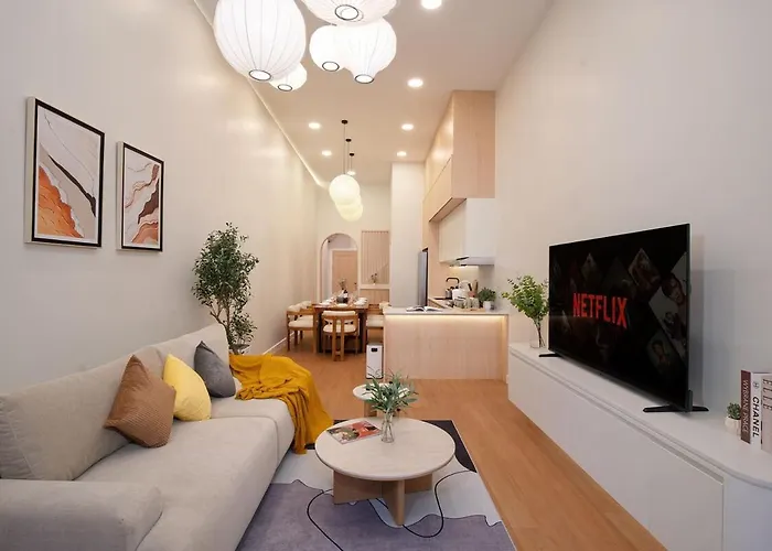Modern Organic 3br Near Ekkamai With Jacuzzi Cityview 別荘 *