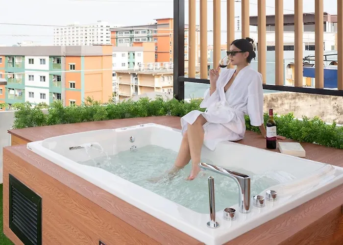 Modern Organic 3br Near Ekkamai With Jacuzzi Cityview * バンコク都