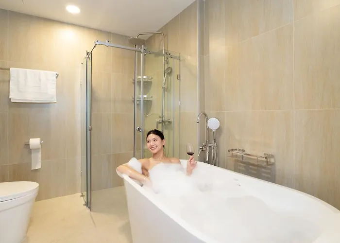 別荘 Modern Organic 3br Near Ekkamai With Jacuzzi Cityview